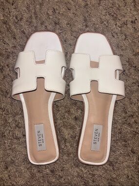 Steve Madden Hayden White Sandals - SIZE 7.5
